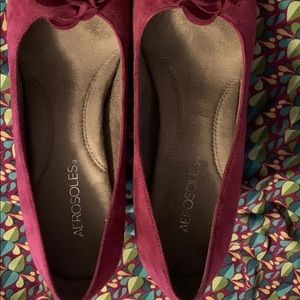 Aerosol suede shoes in cranberry